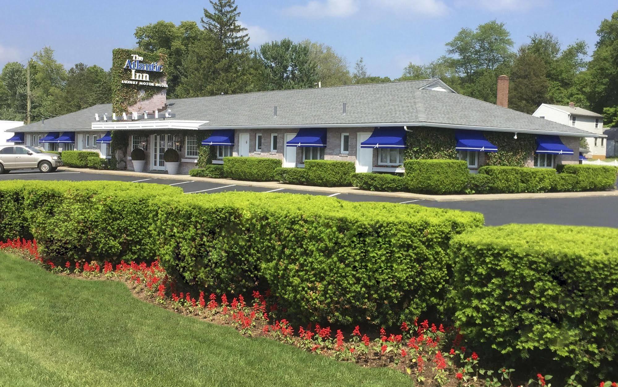 Atlantic Inn Newington エクステリア 写真